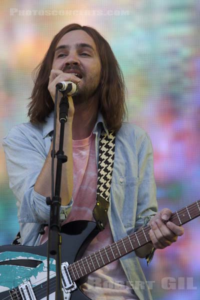 TAME IMPALA - 2015-08-30 - SAINT CLOUD - Domaine National - Grande Scene - 